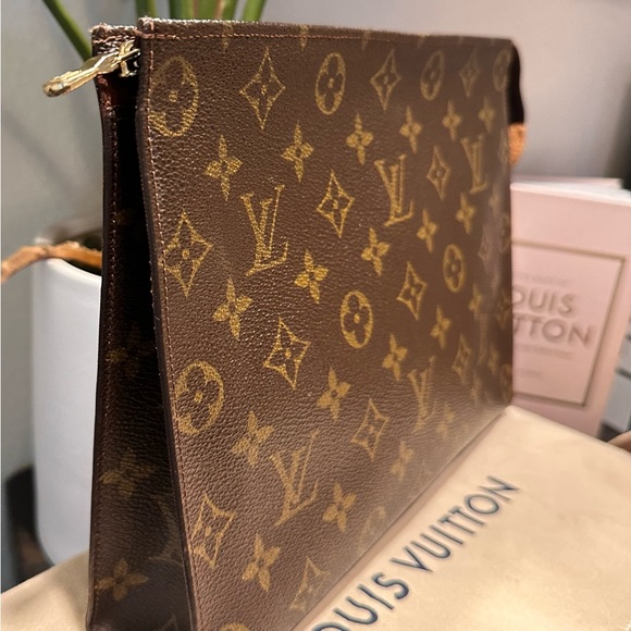 LOUIS VUITTON Brown Monogram Canvas Toiletry Pouch 26 - The Purse Ladies